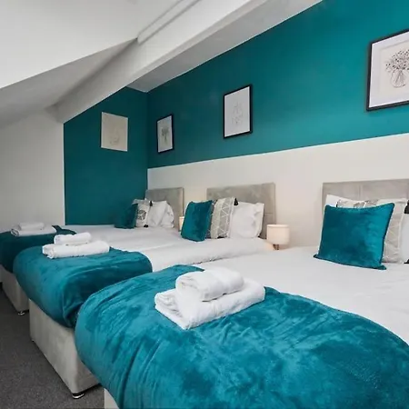 Large House Close To - Ideal For Groups *