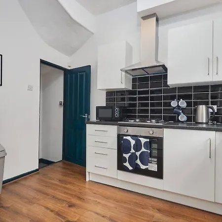 Large House Close To - Ideal For Groups Feriehus Leeds (West Yorkshire)