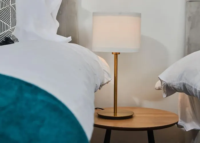 Large House Close To - Ideal For Groups Vakantiehuis *