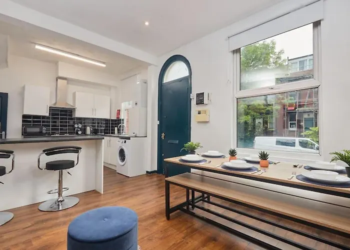 Large House Close To - Ideal For Groups Vakantiehuis *