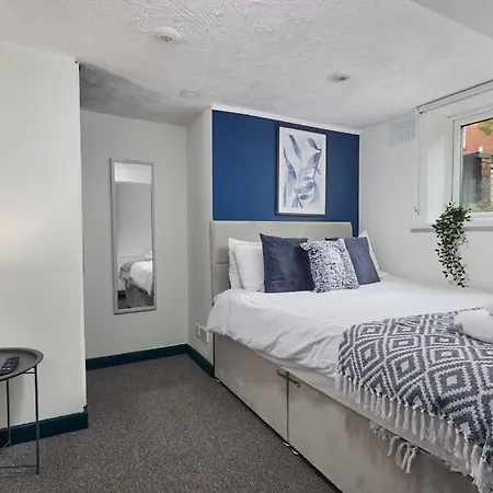 Large House Close To - Ideal For Groups