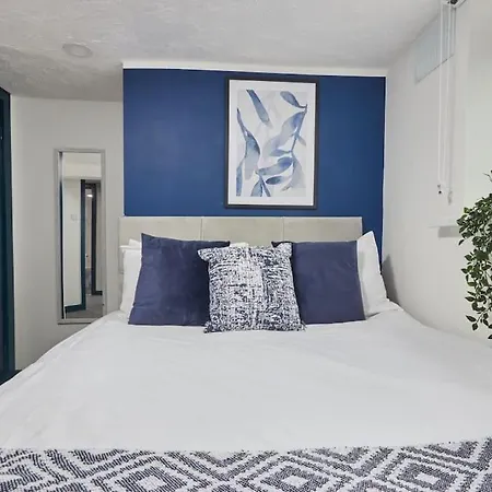 Будинок відпочинку Large House Close To - Ideal For Groups *