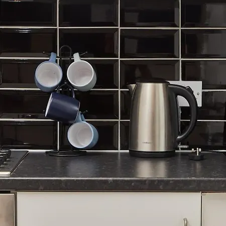 Large House Close To - Ideal For Groups *