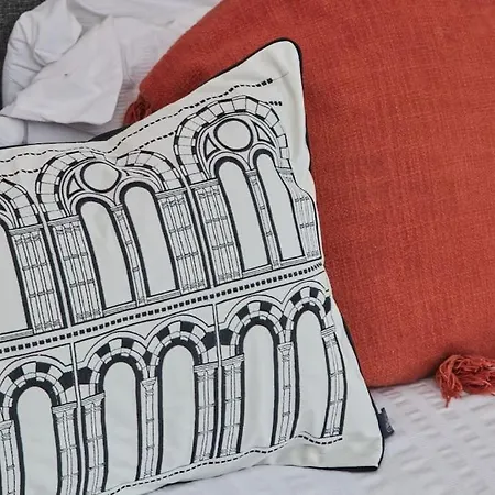 Large House Close To - Ideal For Groups