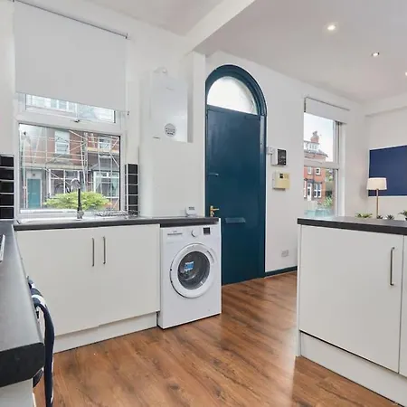 Large House Close To - Ideal For Groups Holiday home *