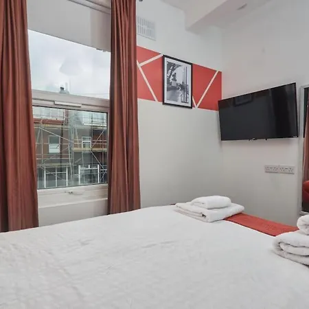 Будинок відпочинку Large House Close To - Ideal For Groups *