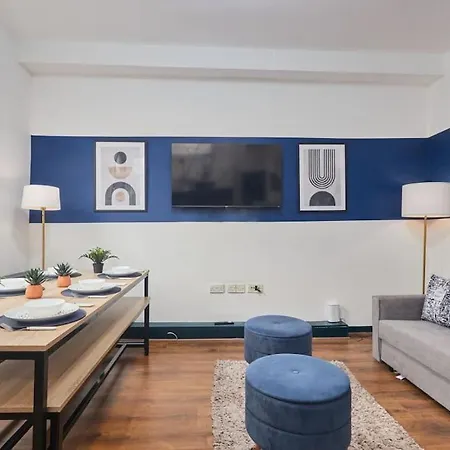 Large House Close To - Ideal For Groups *