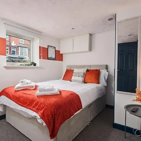 Large House Close To - Ideal For Groups