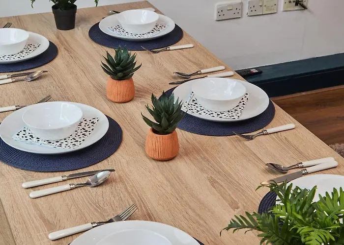 Large House Close To - Ideal For Groups