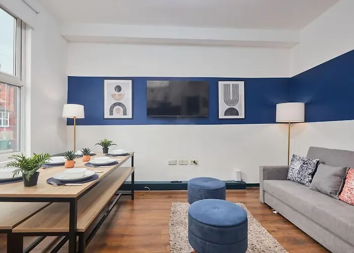 Large House Close To - Ideal For Groups *