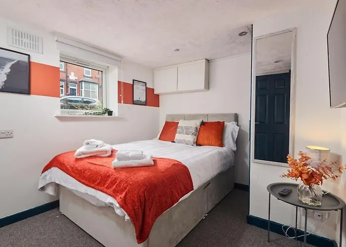 Large House Close To - Ideal For Groups