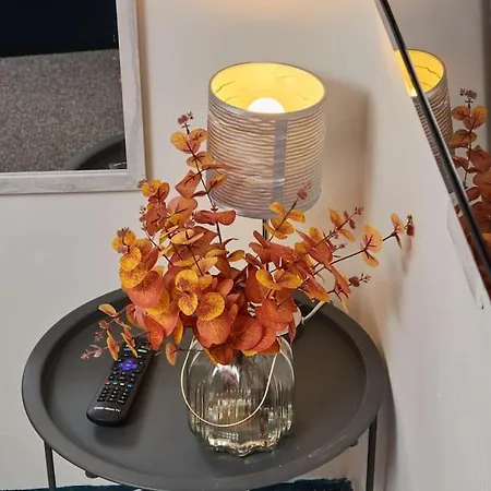 Large House Close To - Ideal For Groups * リーズ